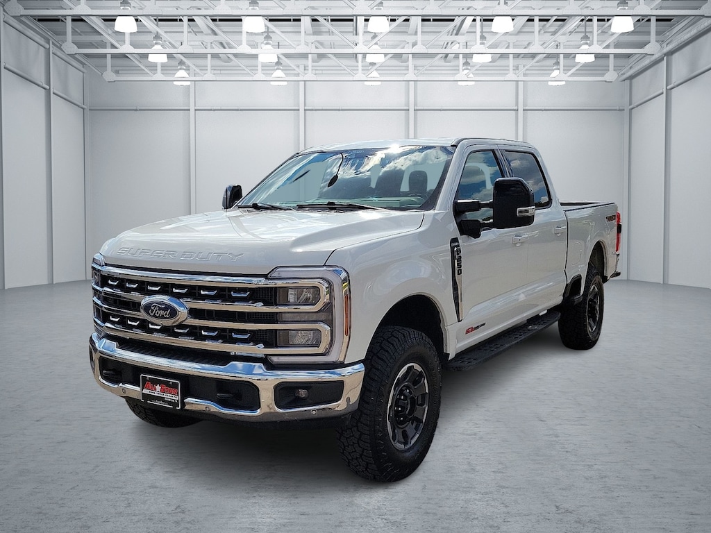Used 2024 Ford F-250 Lariat 4x4 Crew Cab 6.75 ft. box 160 in. WB SRW Sedan