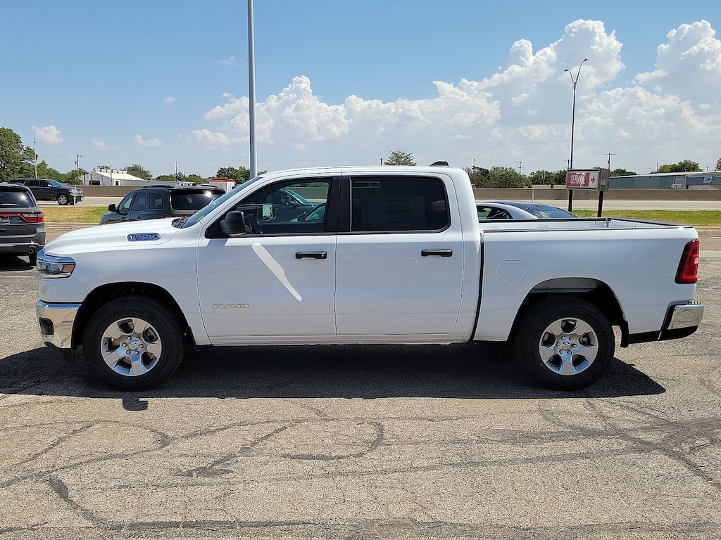 New 2026 Ram 1500 TRADESMAN CREW CAB 4X4 5'7 BOX Pickup