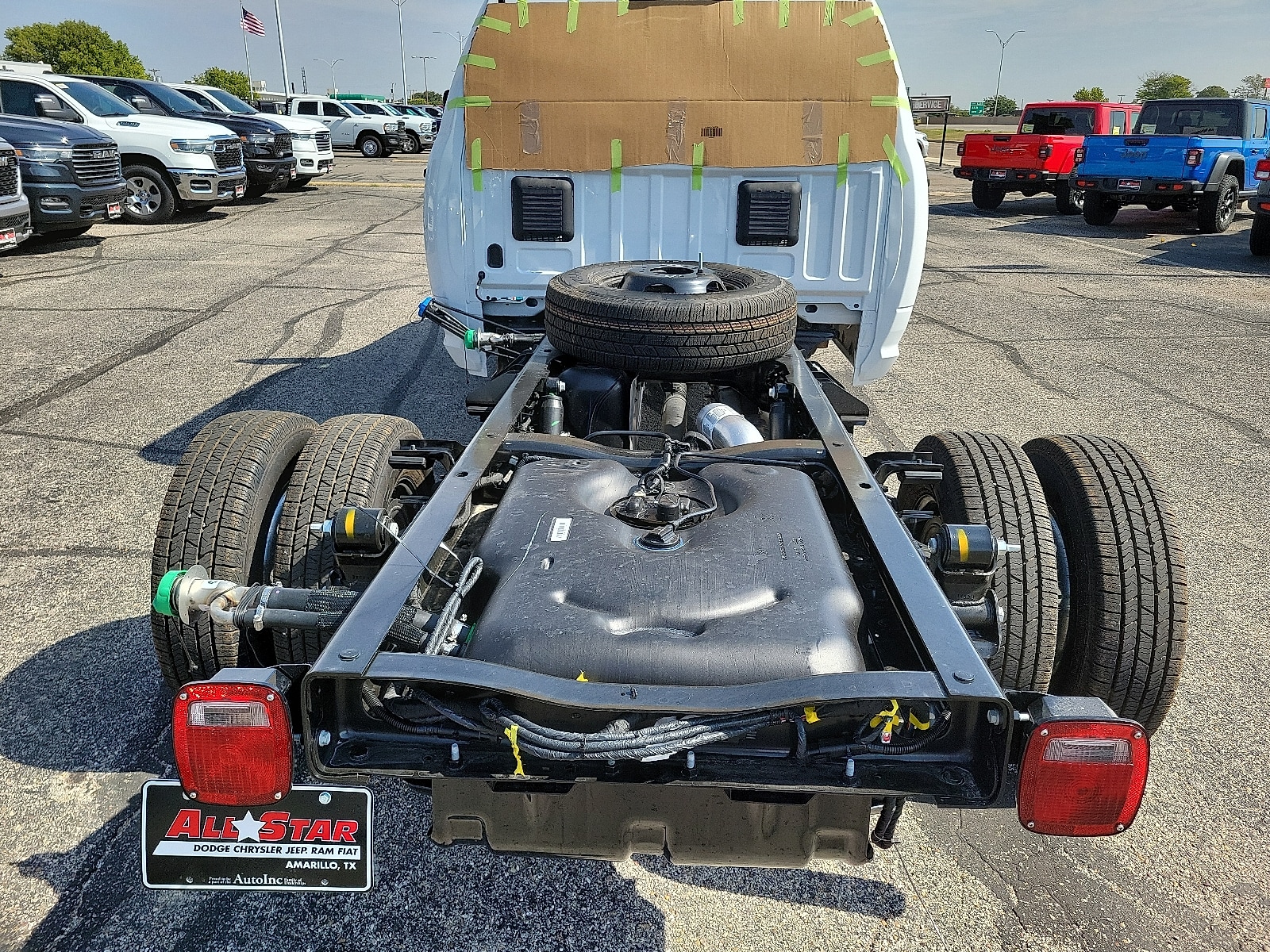2026 RAM 3500 Chassis Big Horn - Photo 9