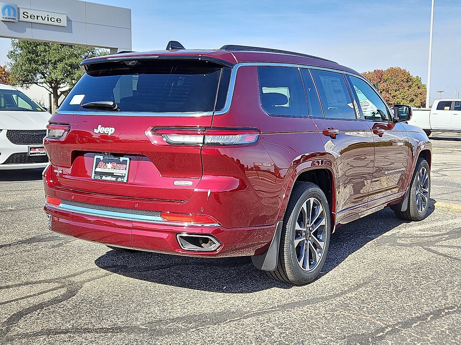 2025 Jeep Grand Cherokee Overland photo 3