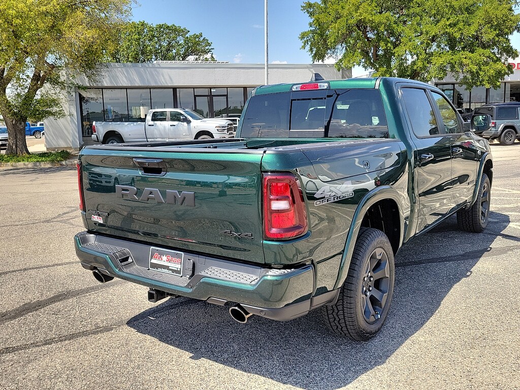 New 2026 Ram 1500 LONE STAR CREW CAB 4X4 5'7 BOX Pickup