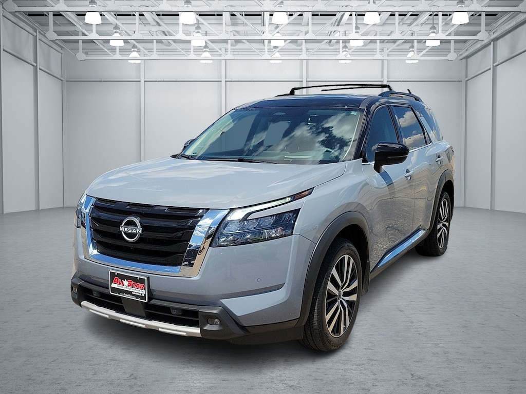 Used 2025 Nissan Pathfinder Platinum 4x4