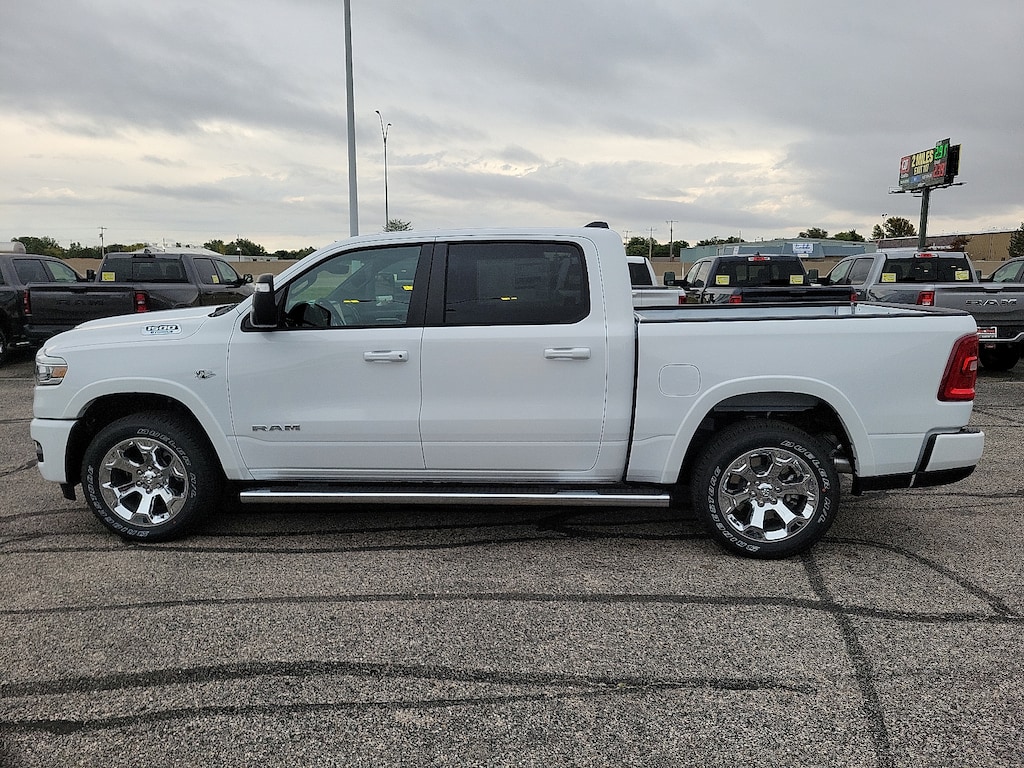 New 2026 Ram 1500 LONE STAR CREW CAB 4X4 5'7 BOX Pickup