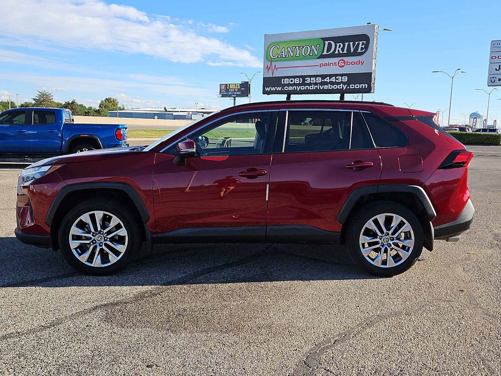 Used 2022 Toyota RAV4 XLE Premium with VIN 2T3C1RFV8NW202573 for sale in Amarillo, TX