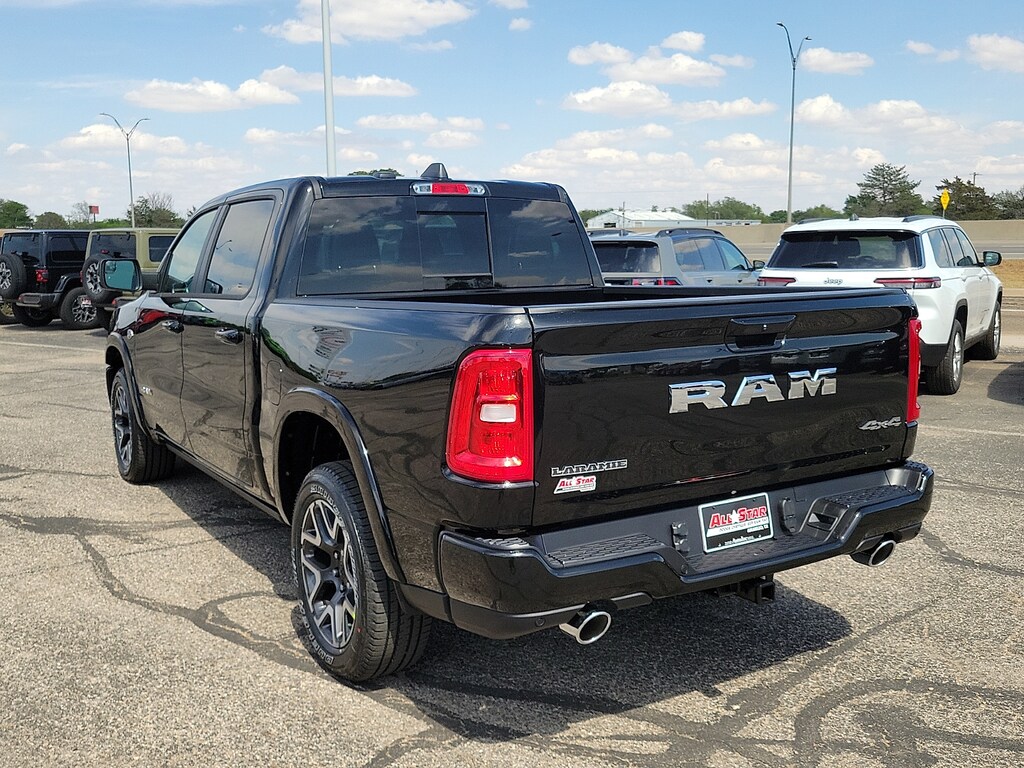 New 2026 Ram 1500 LARAMIE CREW CAB 4X4 5'7 BOX Pickup