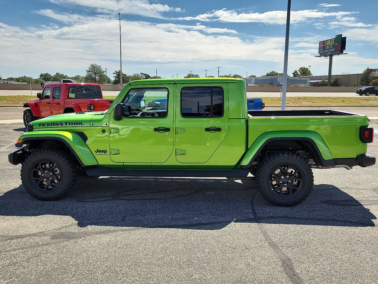2025 Jeep Gladiator Texas Trail photo 2