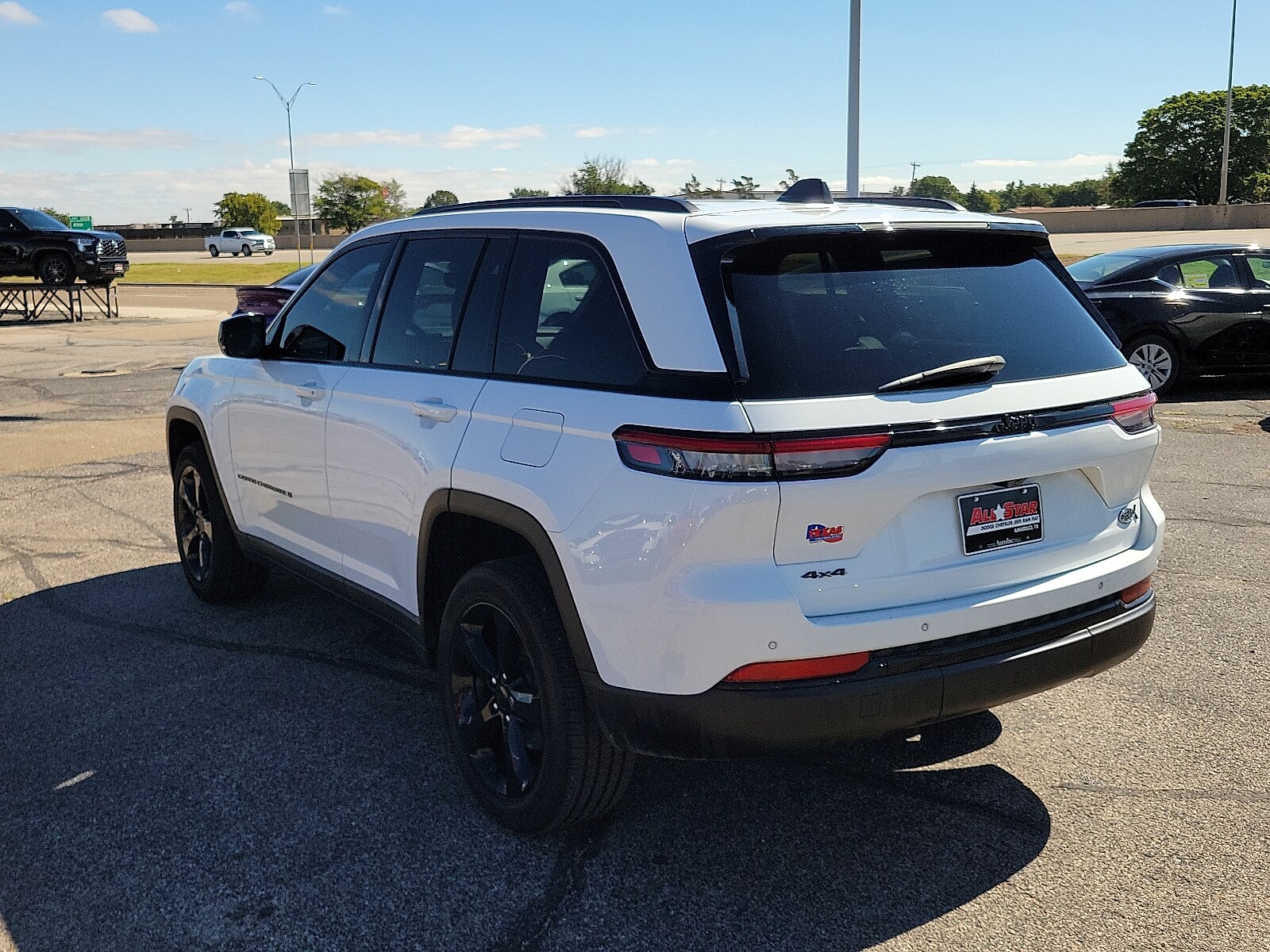 2022 Jeep Grand Cherokee Altitude photo 3