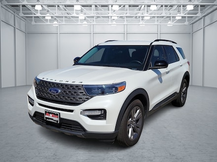 2023 Ford Explorer XLT 4x4