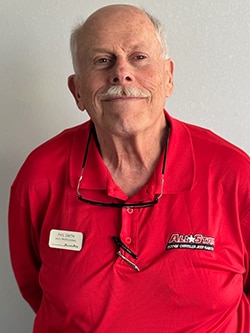Staff member Phil Smith from ID_b9e38e3f4224