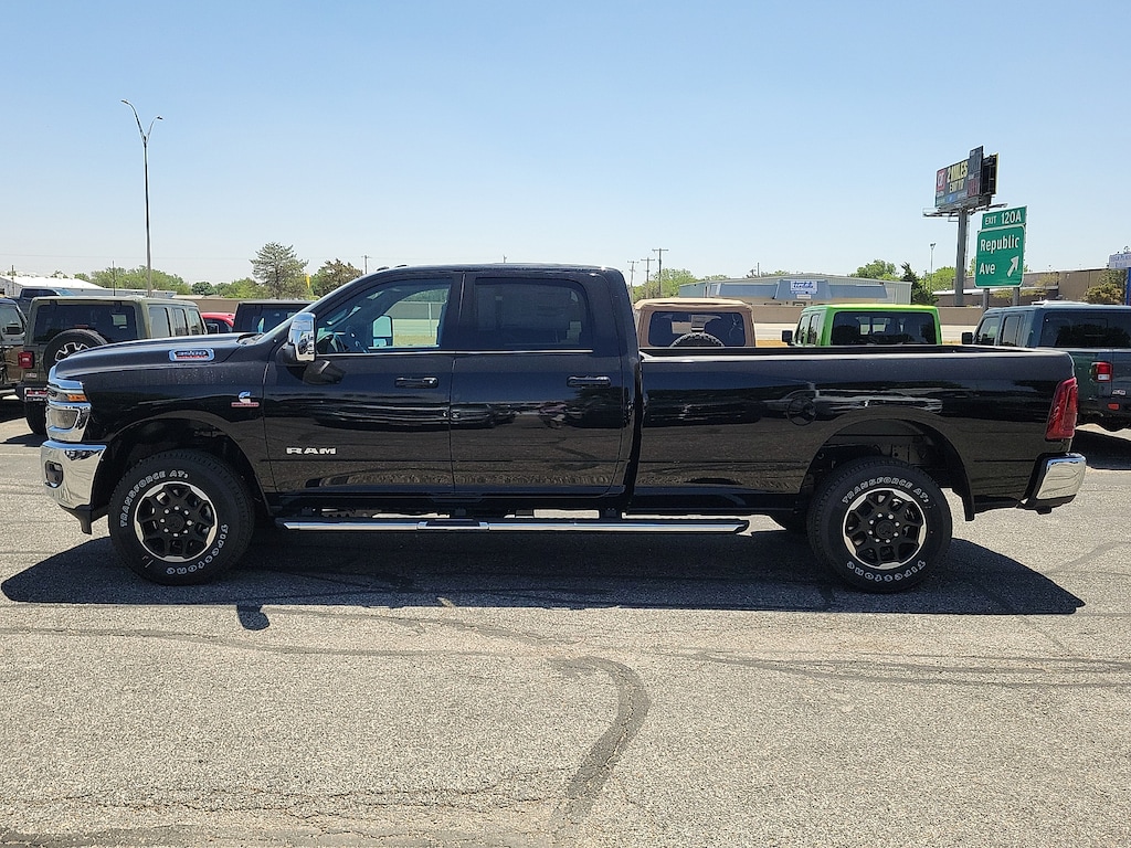 New 2026 Ram 3500 LARAMIE CREW CAB 4X4 8' BOX Pickup