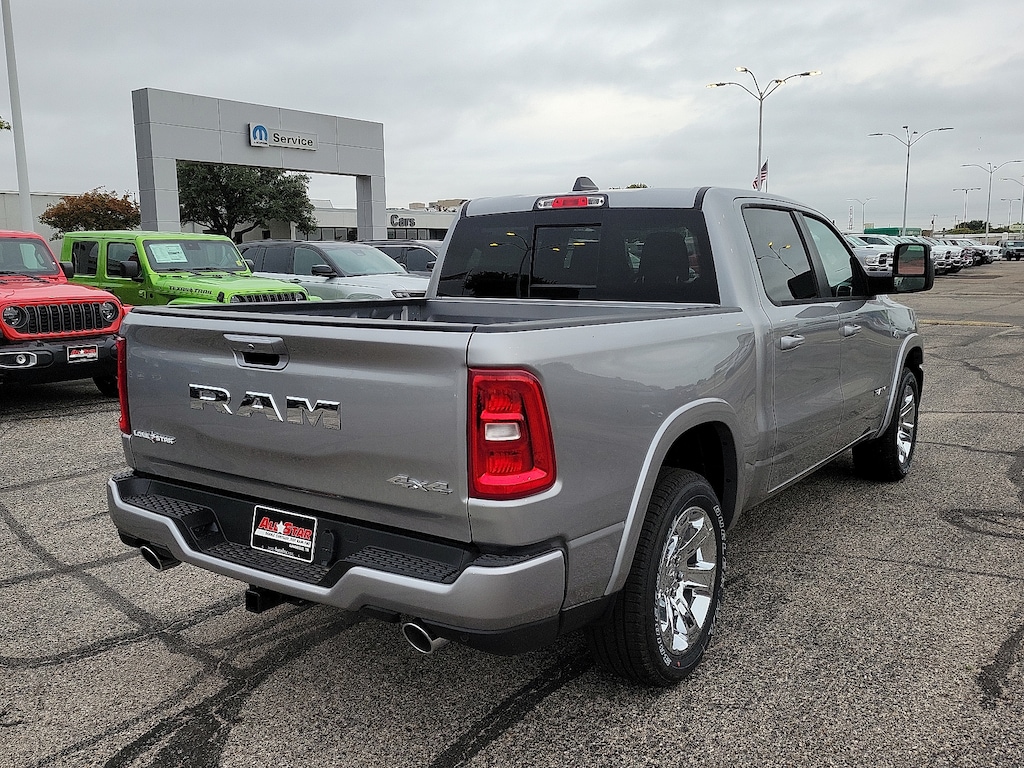 New 2026 Ram 1500 LONE STAR CREW CAB 4X4 5'7 BOX Pickup