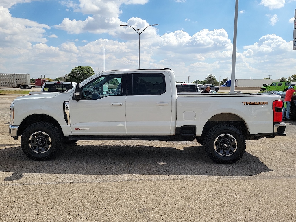 Used 2024 Ford F-250 Lariat 4x4 Crew Cab 6.75 ft. box 160 in. WB SRW Sedan