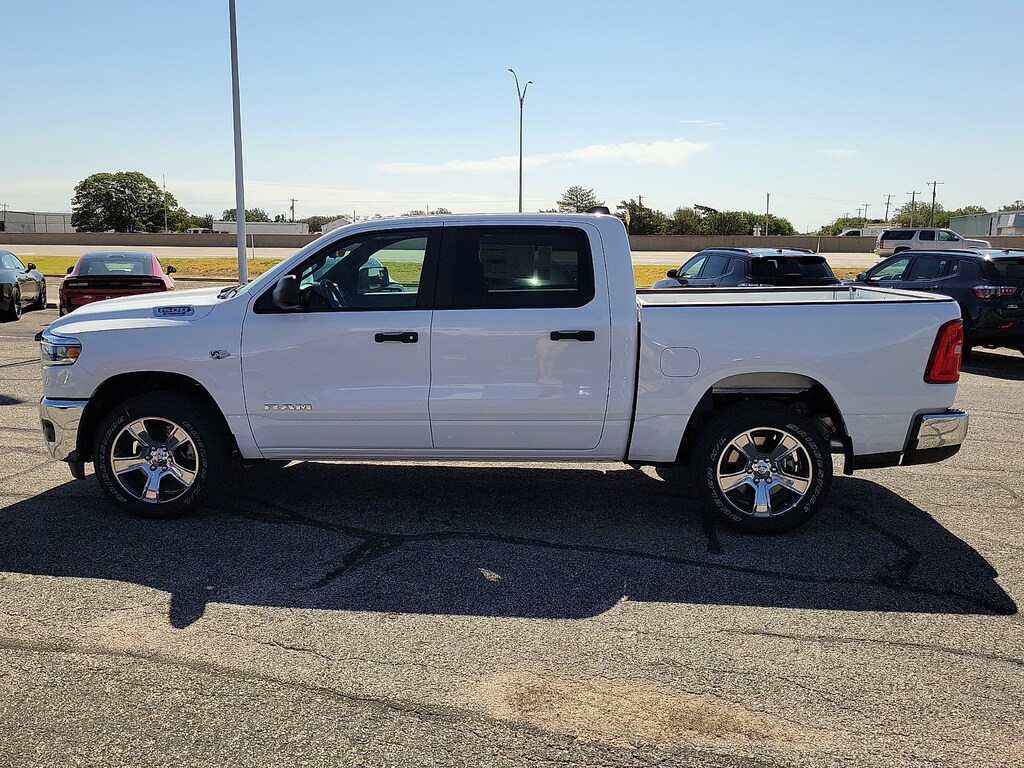 New 2026 Ram 1500 TRADESMAN CREW CAB 4X4 5'7 BOX Pickup