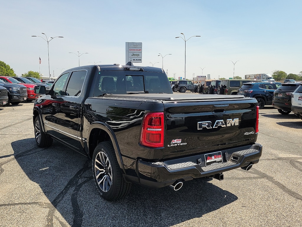 New 2026 Ram 1500 LIMITED CREW CAB 4X4 5'7 BOX Pickup