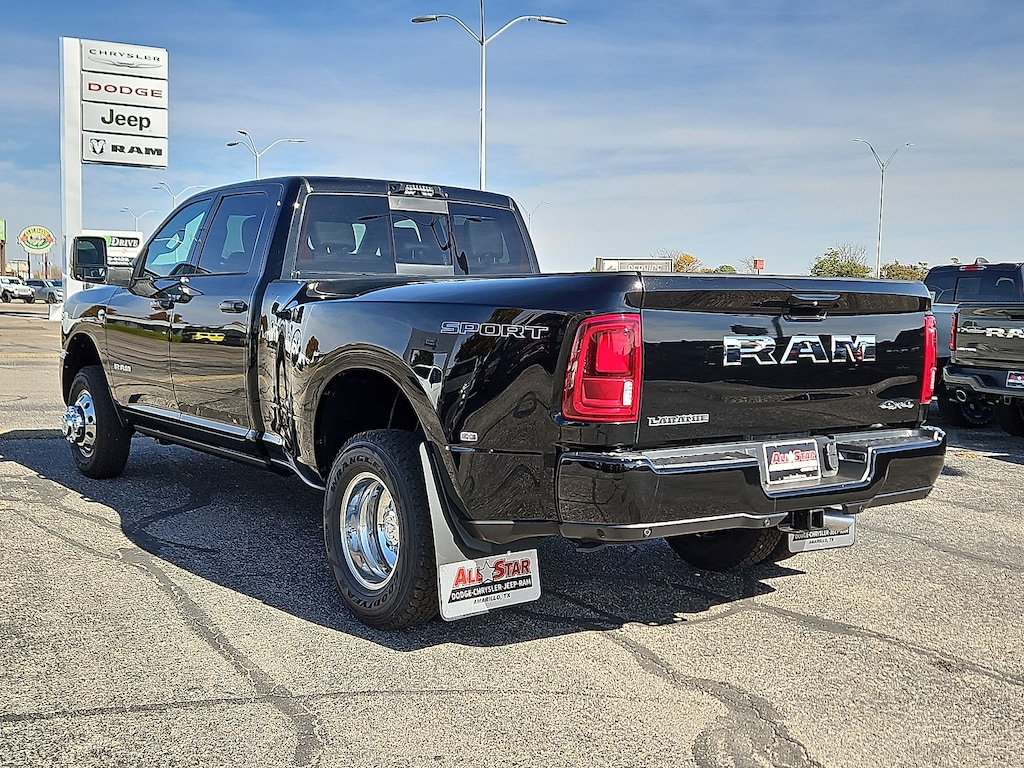 New 2026 Ram 3500 LARAMIE CREW CAB 4X4 8' BOX Pickup