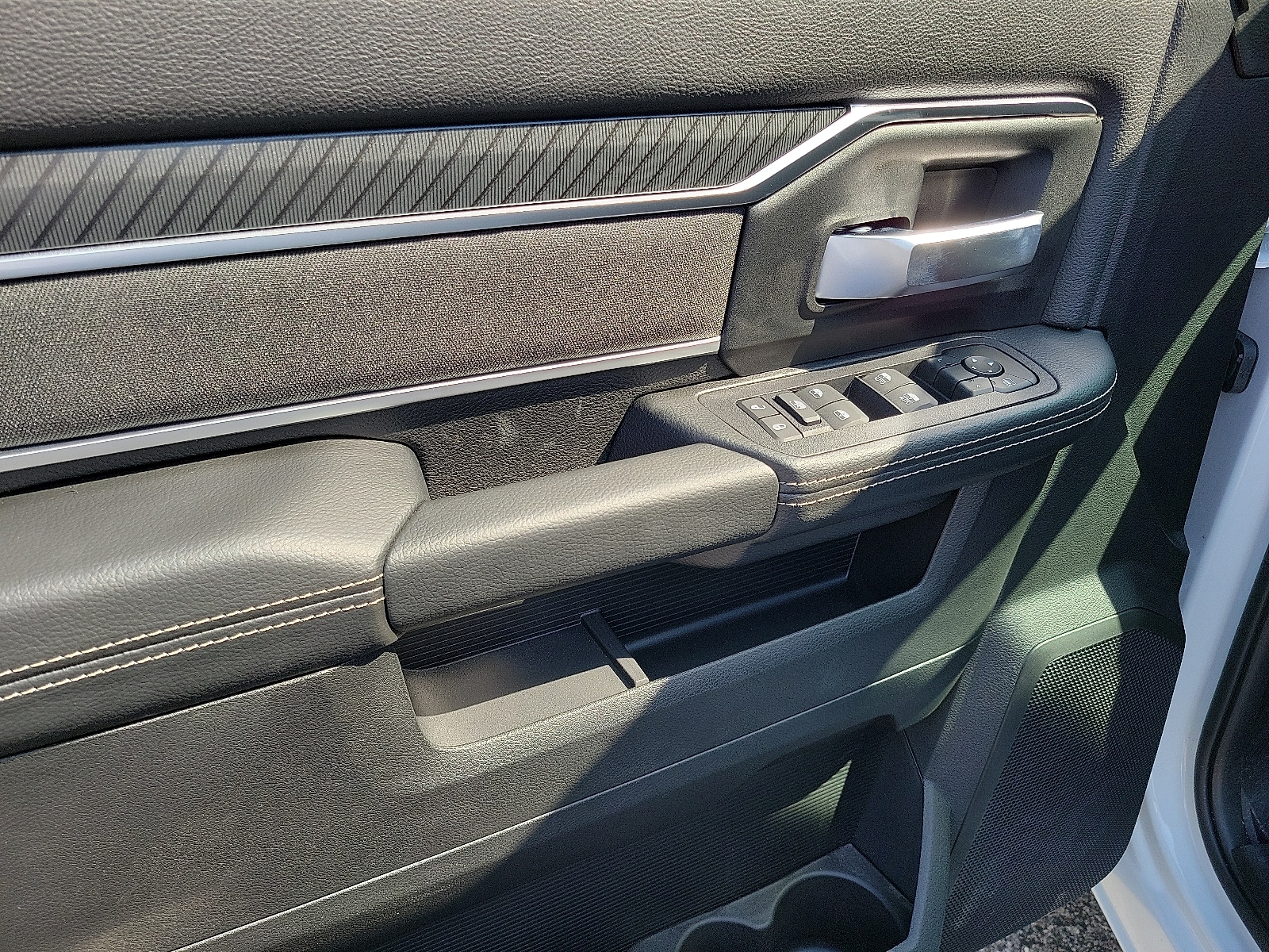 2026 RAM 3500 Chassis Big Horn - Photo 11