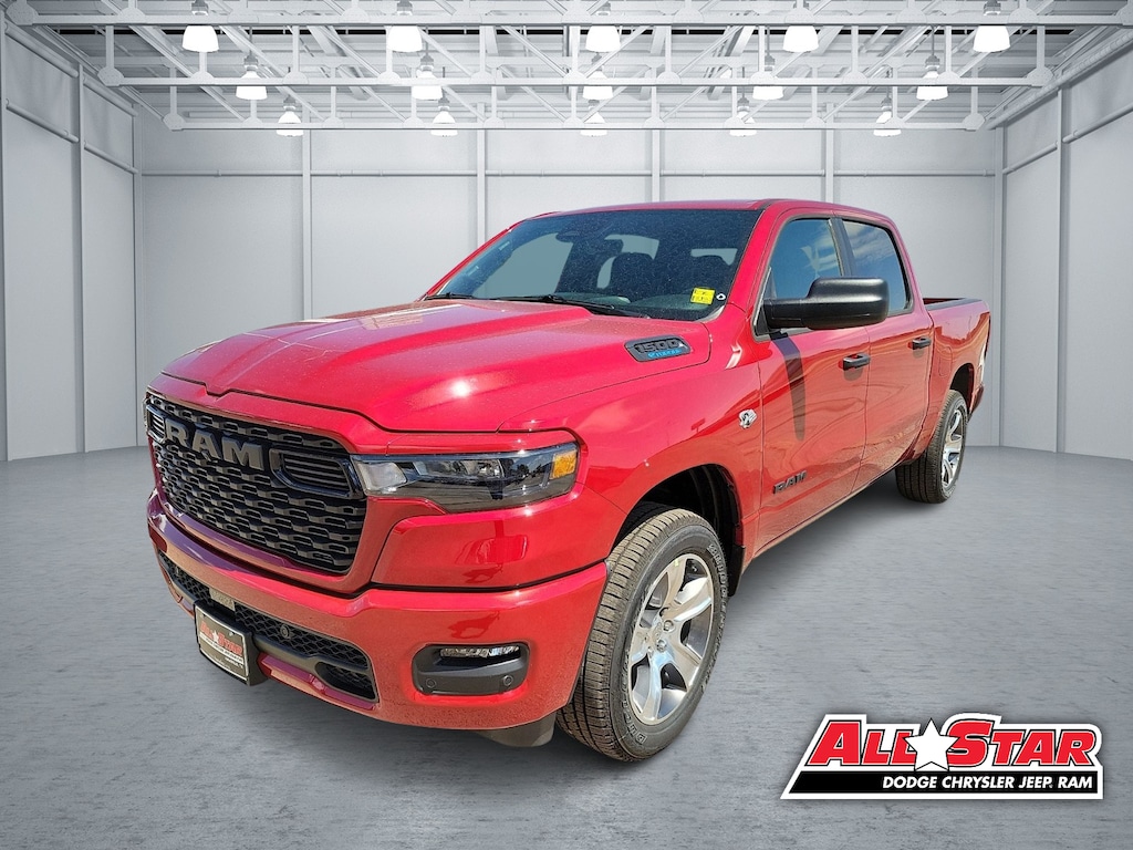 New 2026 Ram 1500 EXPRESS CREW CAB 4X4 5'7 BOX Pickup
