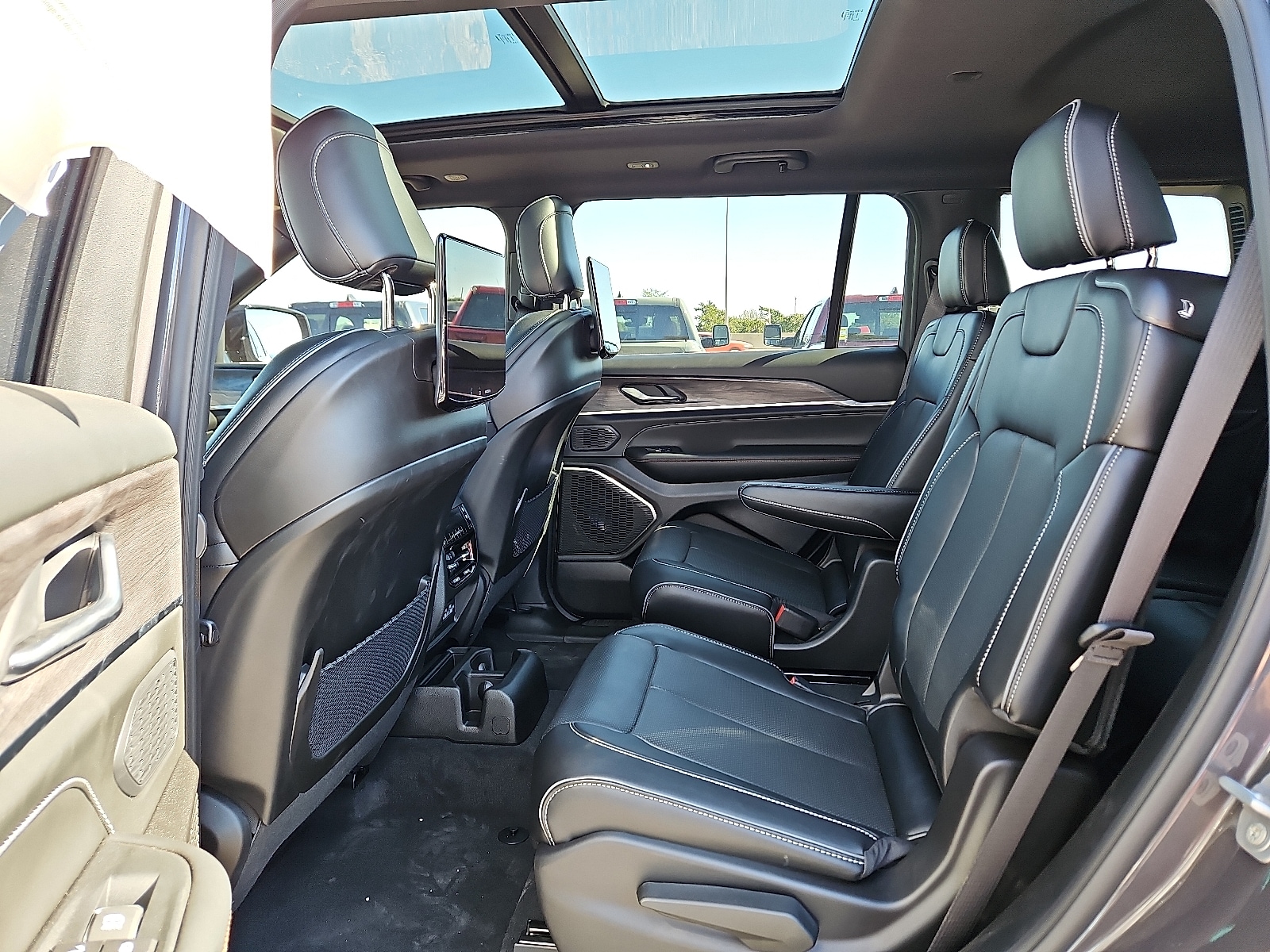 2025 Jeep Grand Cherokee L Overland - Photo 10