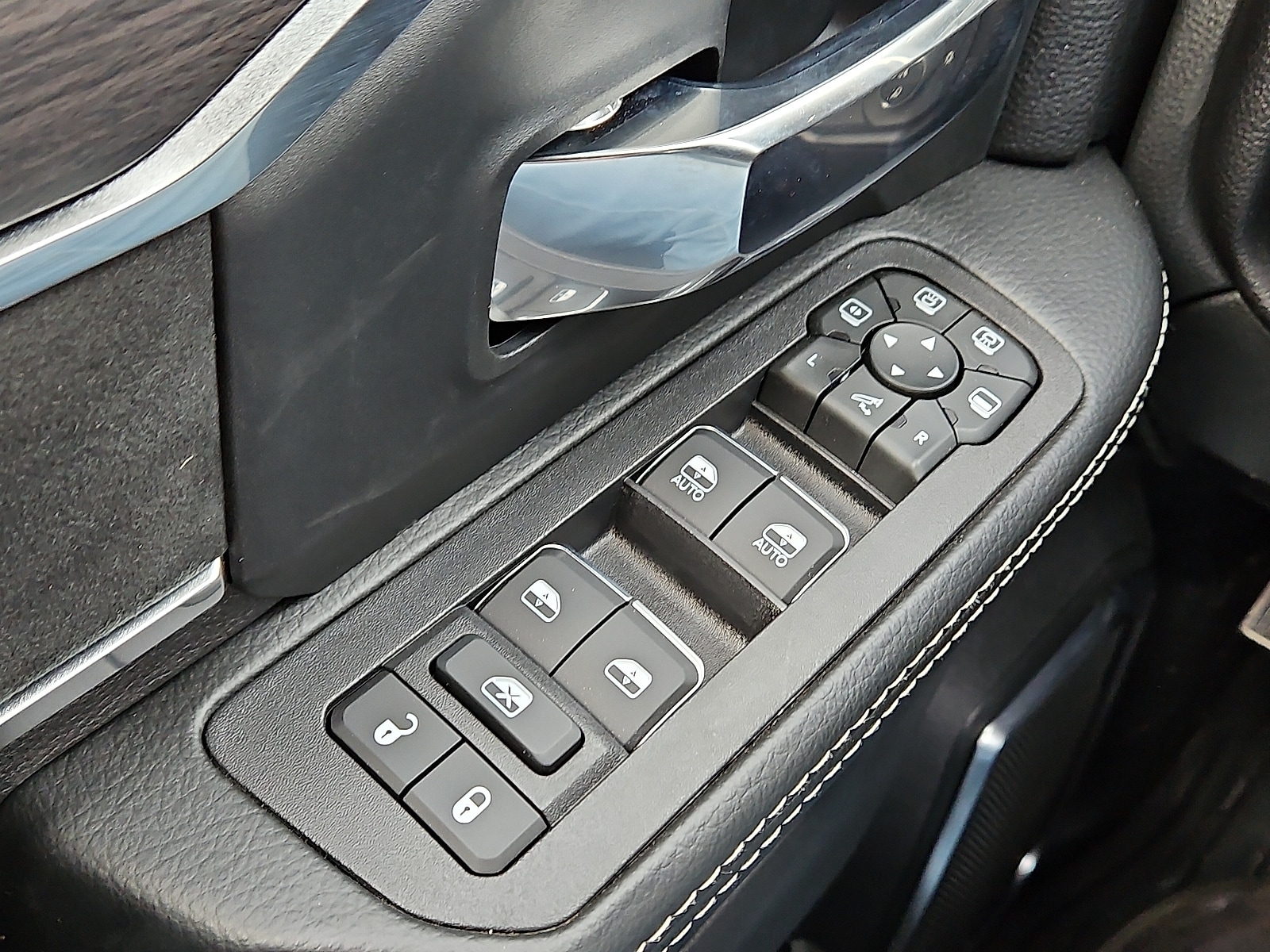 2026 RAM 2500 Laramie - Photo 13