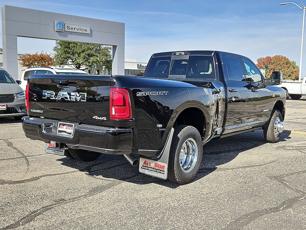 New 2026 Ram 3500 LARAMIE CREW CAB 4X4 8' BOX Pickup