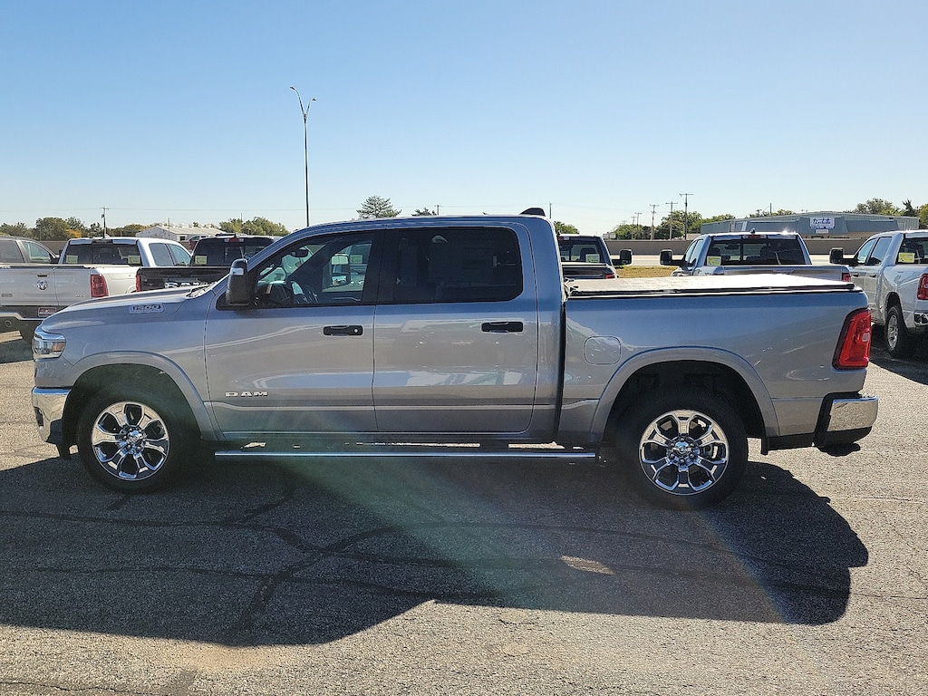 New 2026 Ram 1500 LONE STAR CREW CAB 4X4 5'7 BOX Pickup