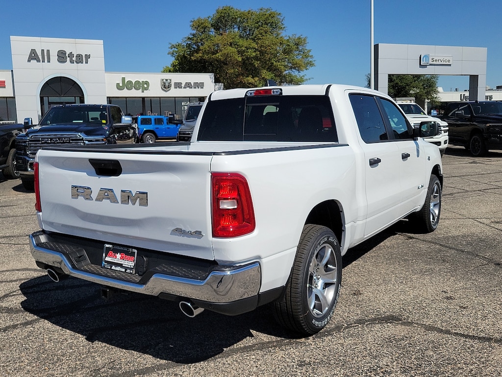 New 2026 Ram 1500 TRADESMAN CREW CAB 4X4 5'7 BOX Pickup