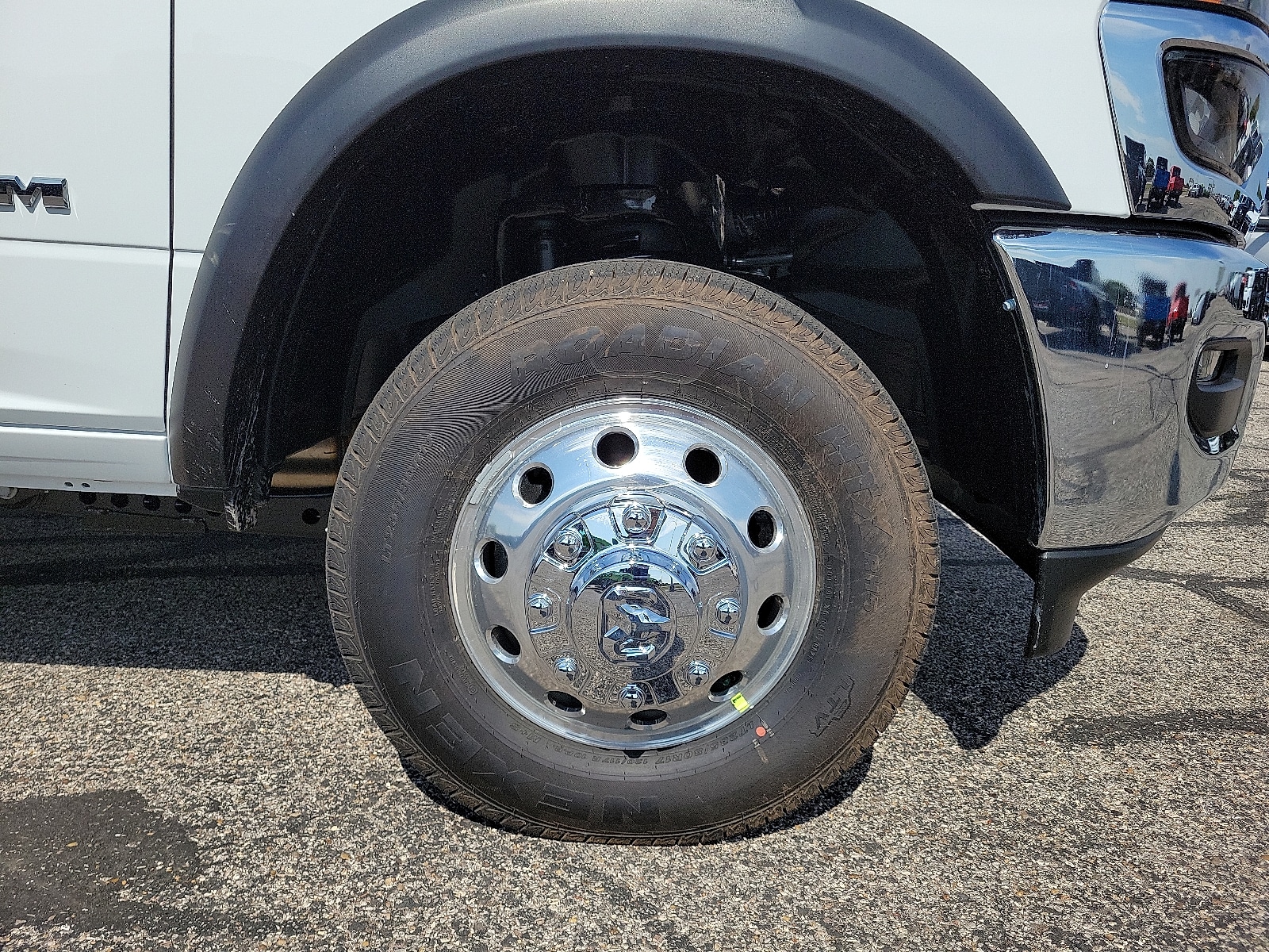 2026 RAM 3500 Chassis Big Horn - Photo 8