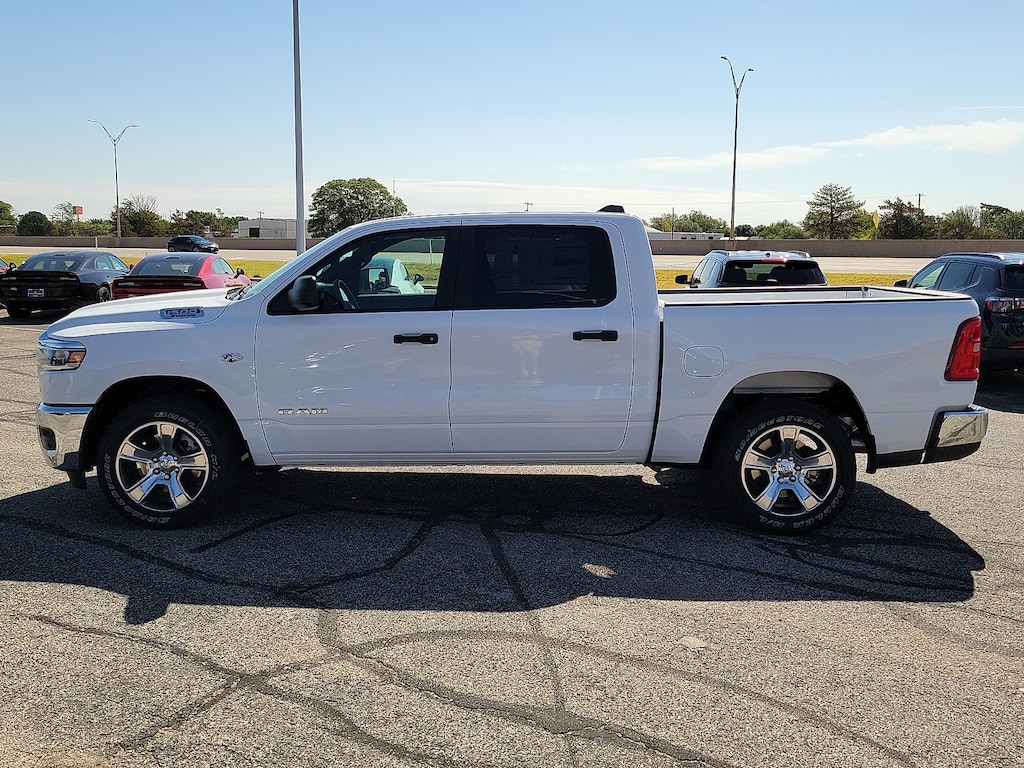 New 2026 Ram 1500 TRADESMAN CREW CAB 4X4 5'7 BOX Pickup