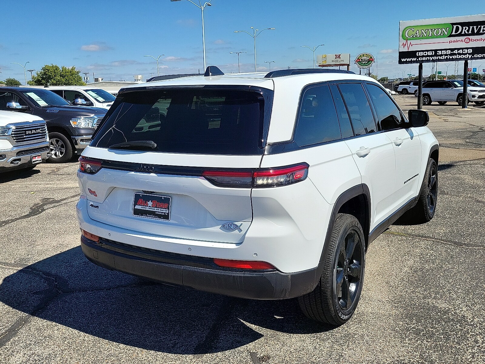 2022 Jeep Grand Cherokee Altitude photo 4