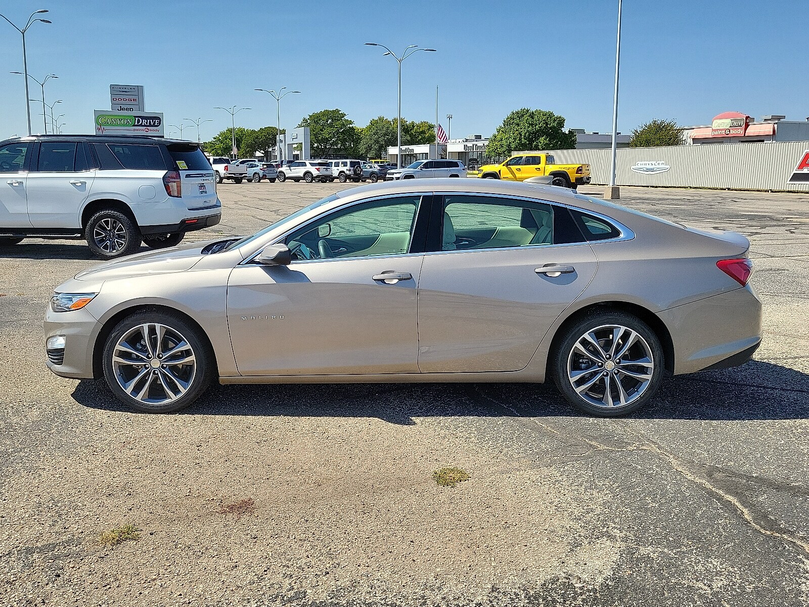2024 Chevrolet Malibu Premier 2LT photo 2
