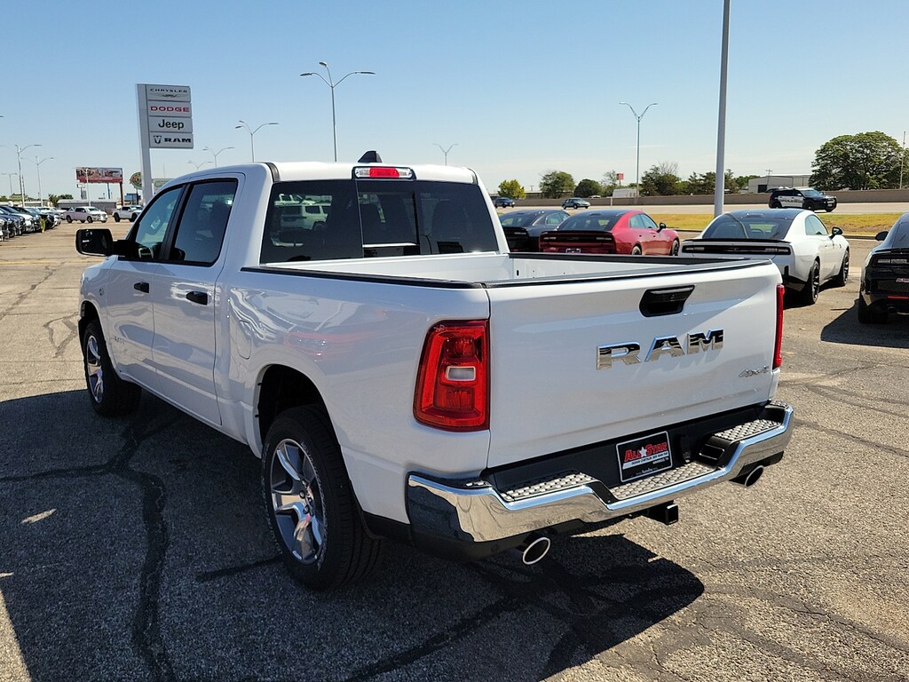 New 2026 Ram 1500 TRADESMAN CREW CAB 4X4 5'7 BOX Pickup
