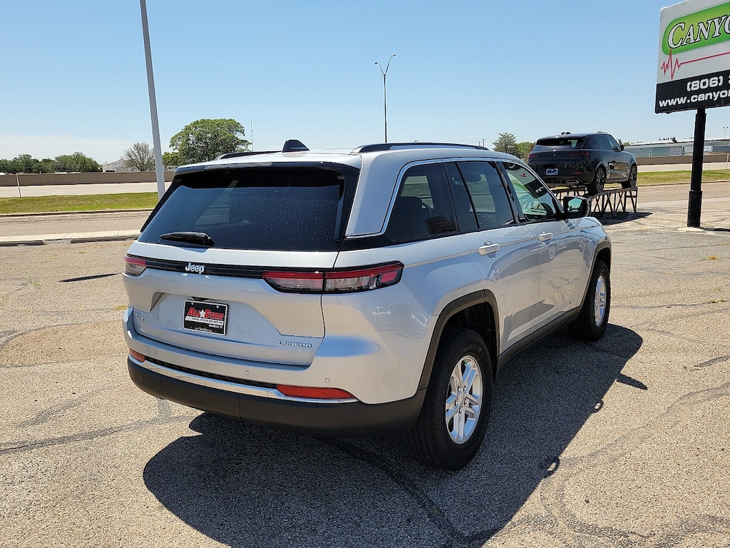 Used 2024 Jeep Grand Cherokee Laredo 4x4