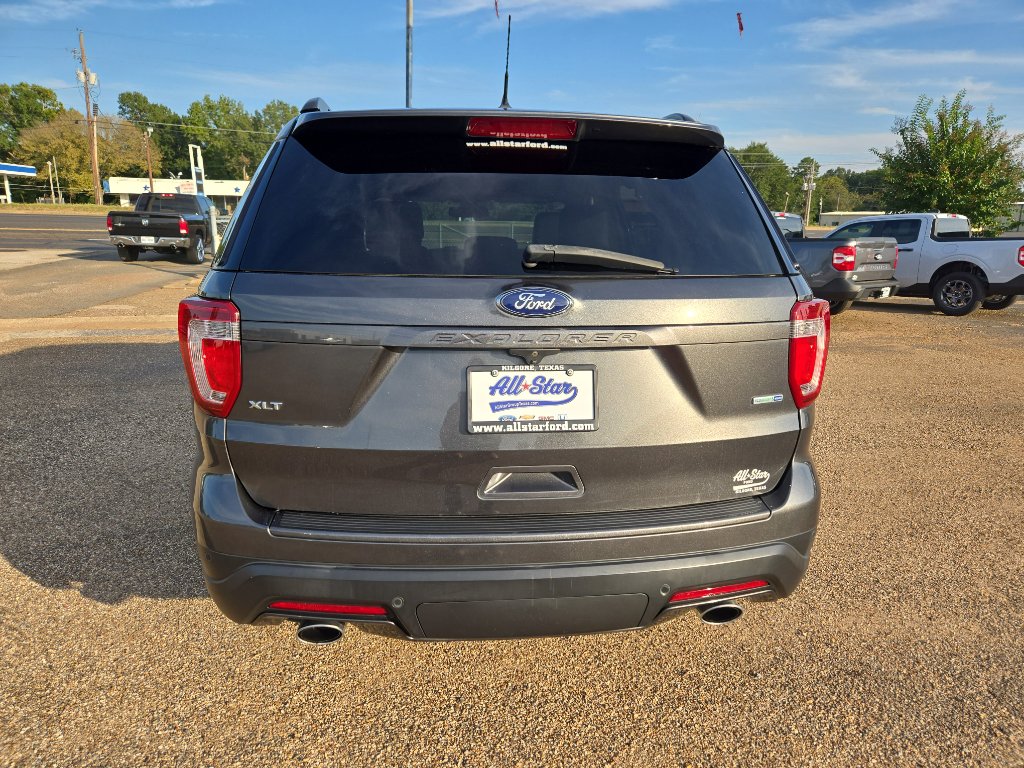 2018 Ford Explorer XLT photo 4
