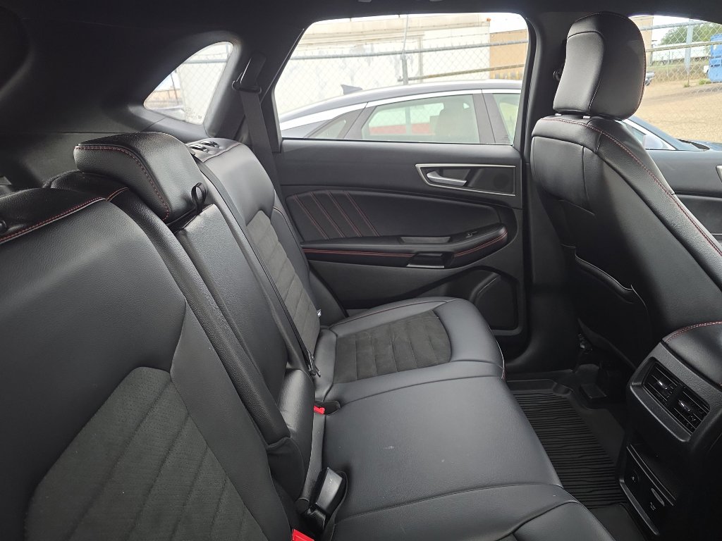 2024 Ford Edge ST-Line photo 3