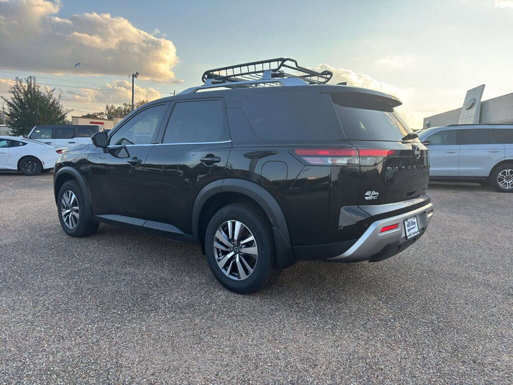 Used 2023 Nissan Pathfinder SL SUV