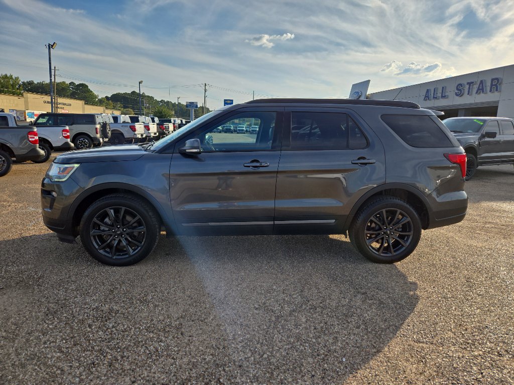 2018 Ford Explorer XLT photo 2
