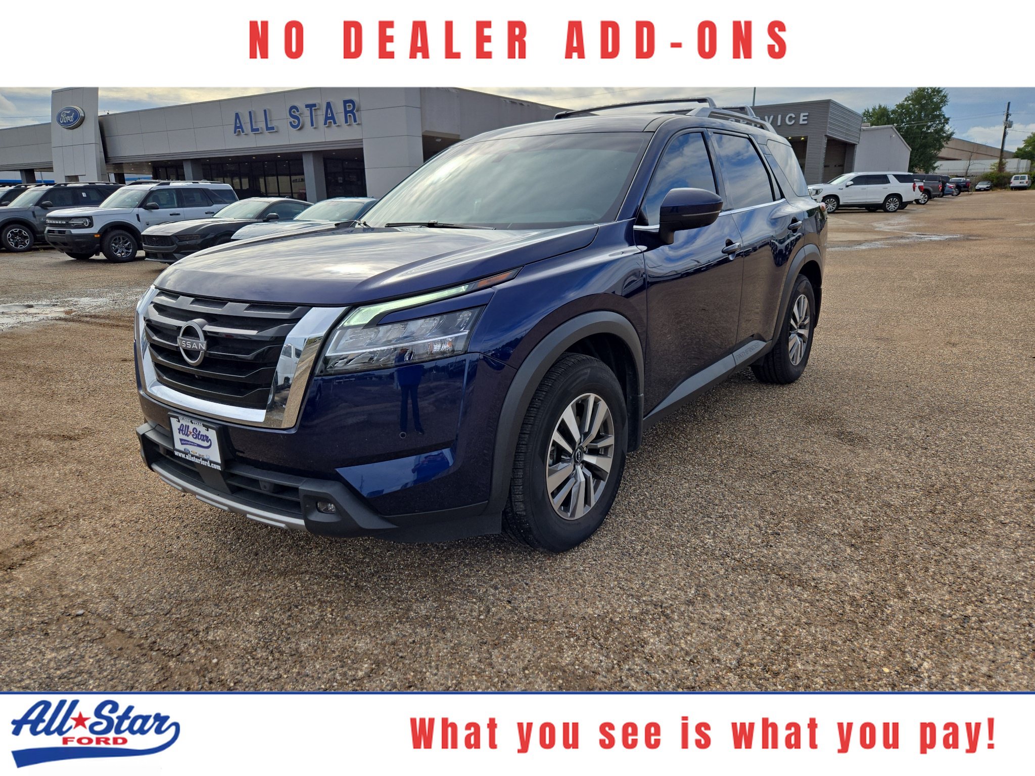 2023 Nissan Pathfinder SL