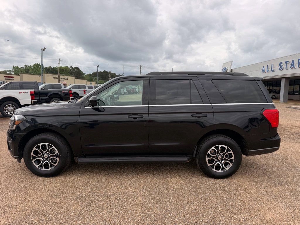 Used 2024 Ford Expedition XLT SUV