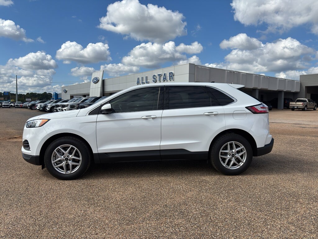 2024 Ford Edge SEL photo 2