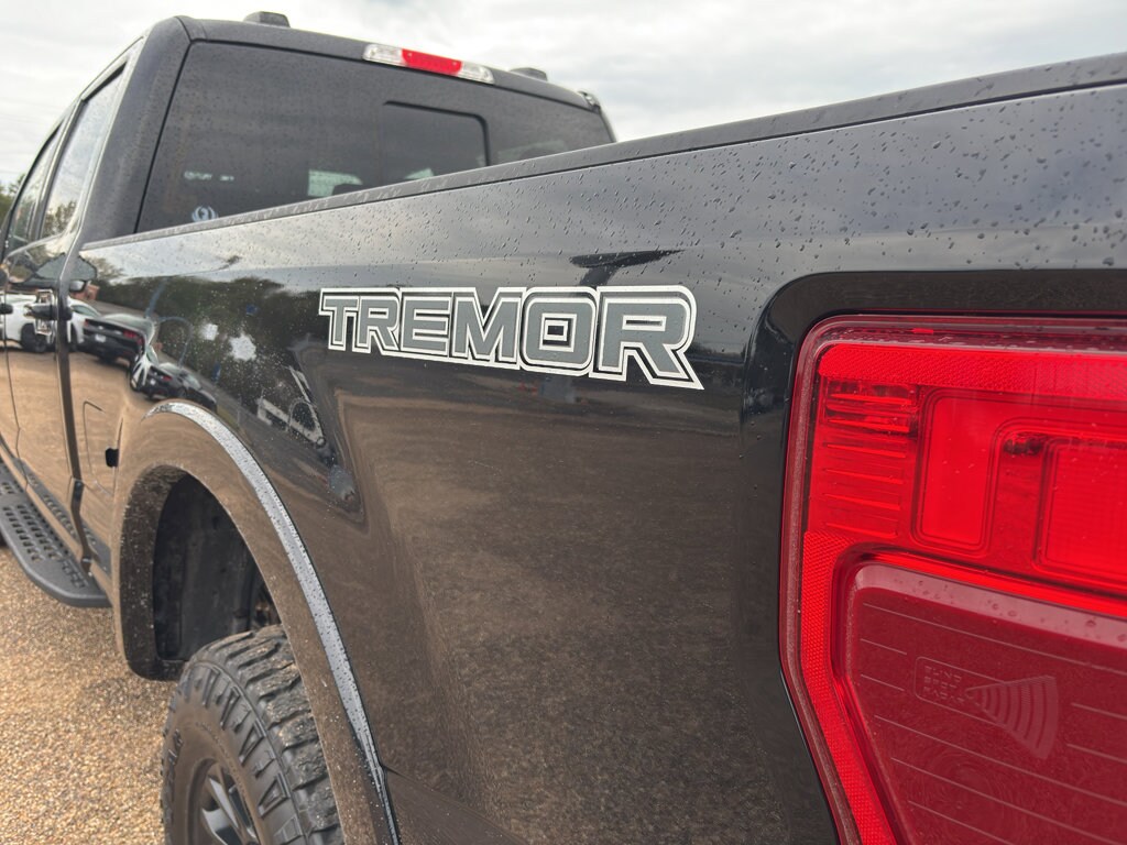 2021 Ford F-250 Lariat photo 4