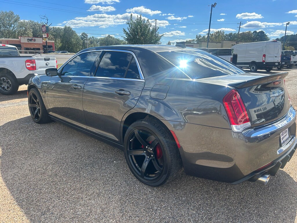 2023 Chrysler 300 Touring photo 3