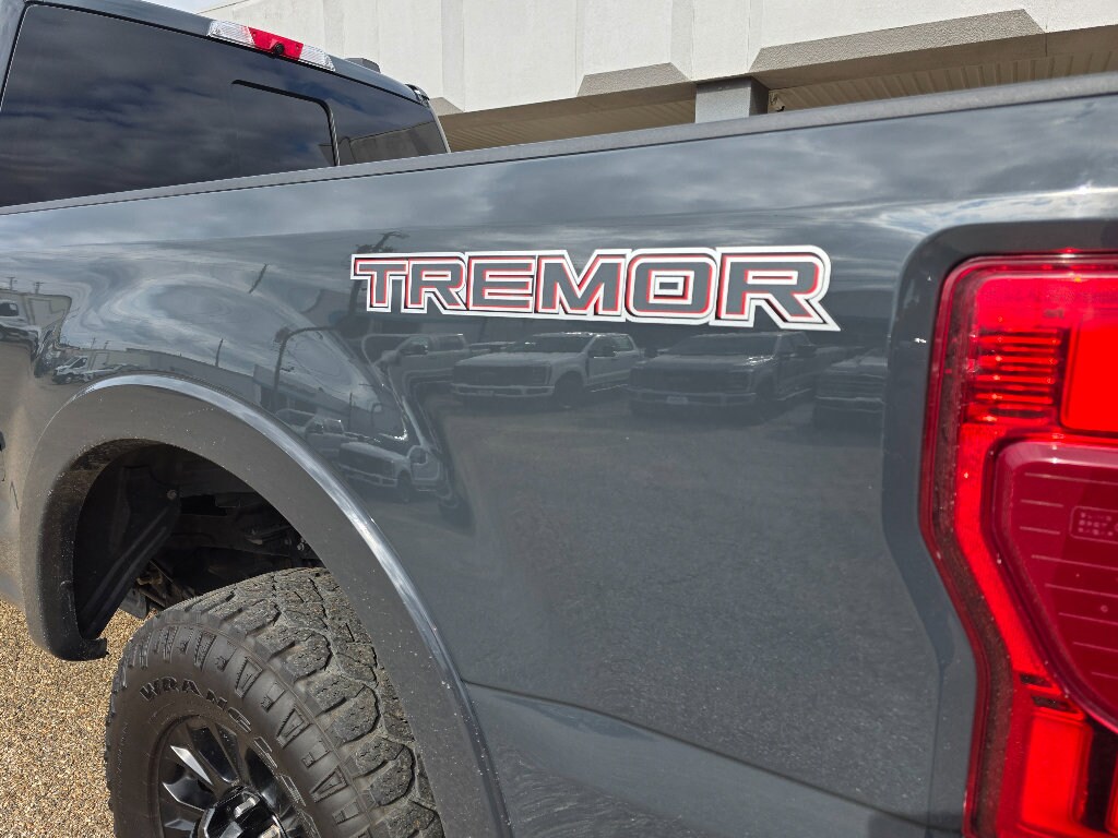 2021 Ford F-250 Lariat photo 4