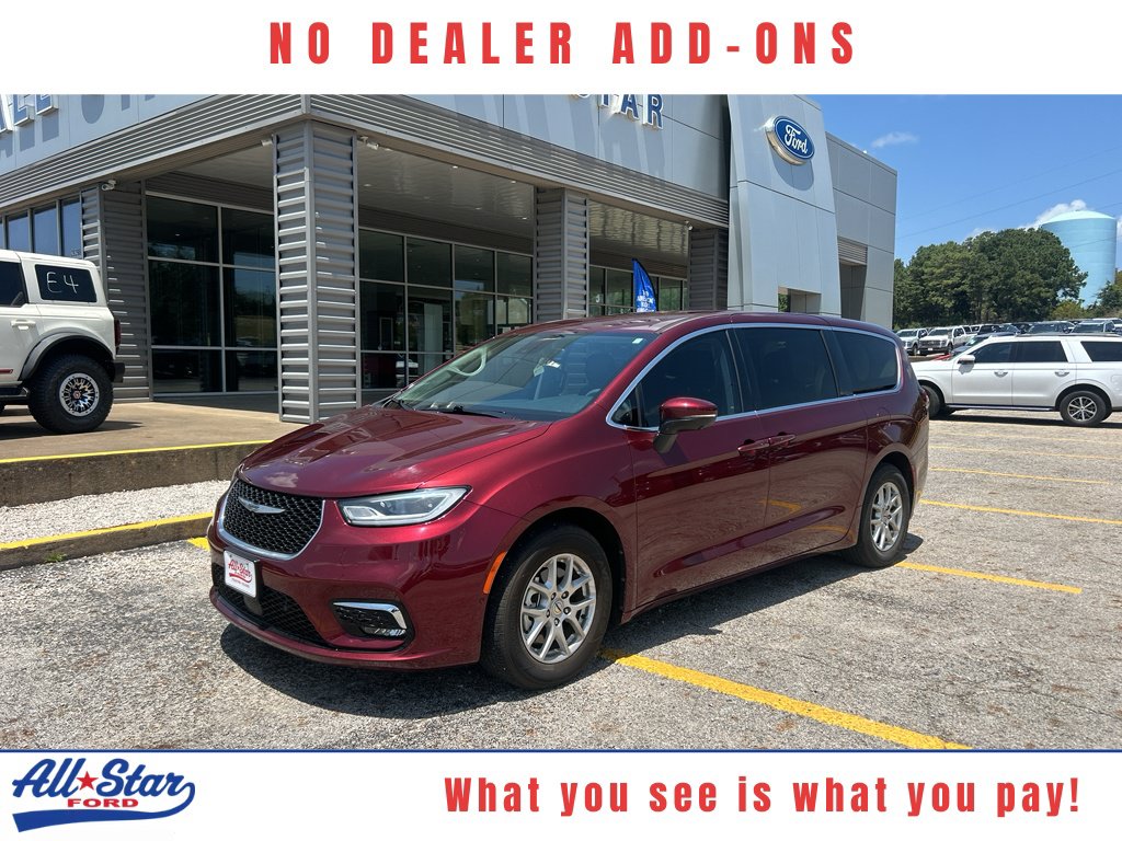 Used 2023 Chrysler Pacifica Touring L