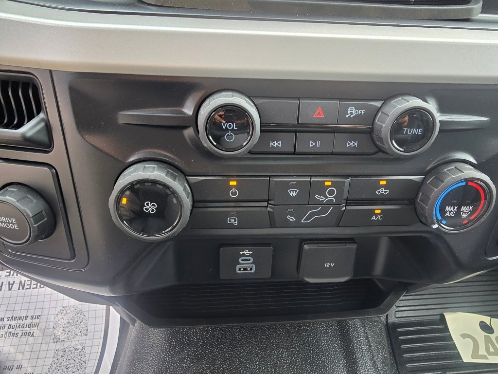 2026 Ford F-450 Super Duty Chassis Cab XL - Photo 29