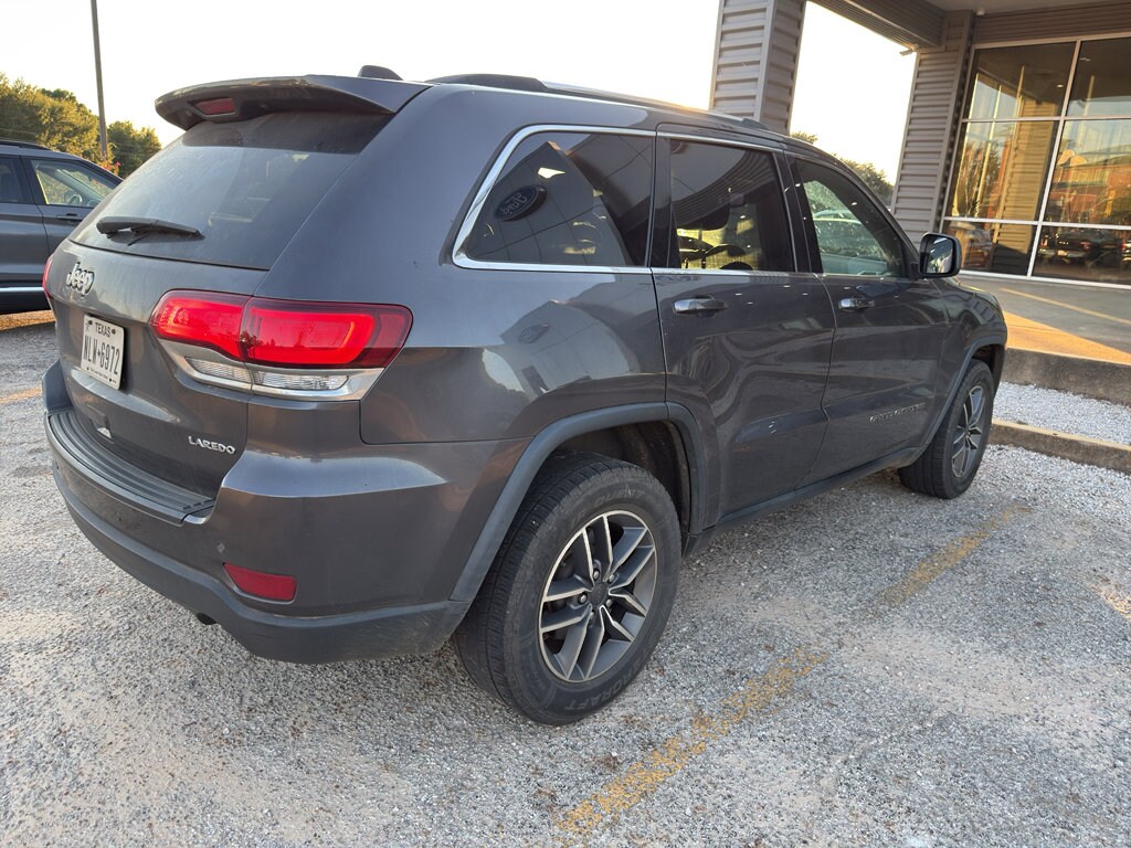 2020 Jeep Grand Cherokee Laredo E photo 2