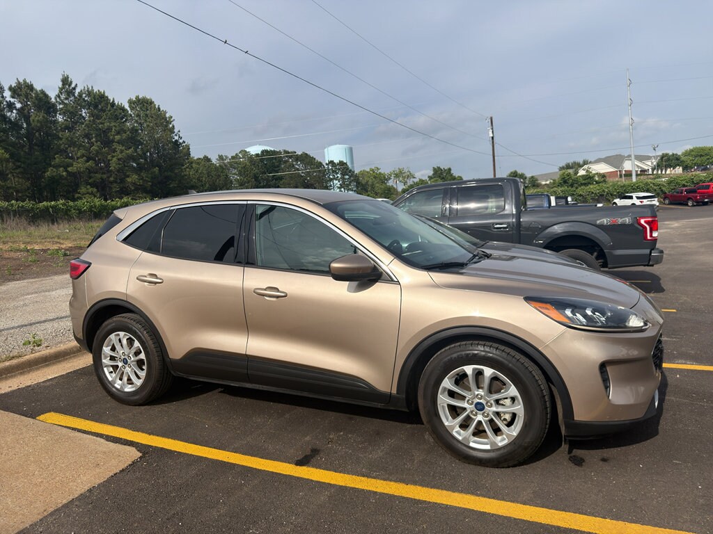 Used 2020 Ford Escape SE SUV