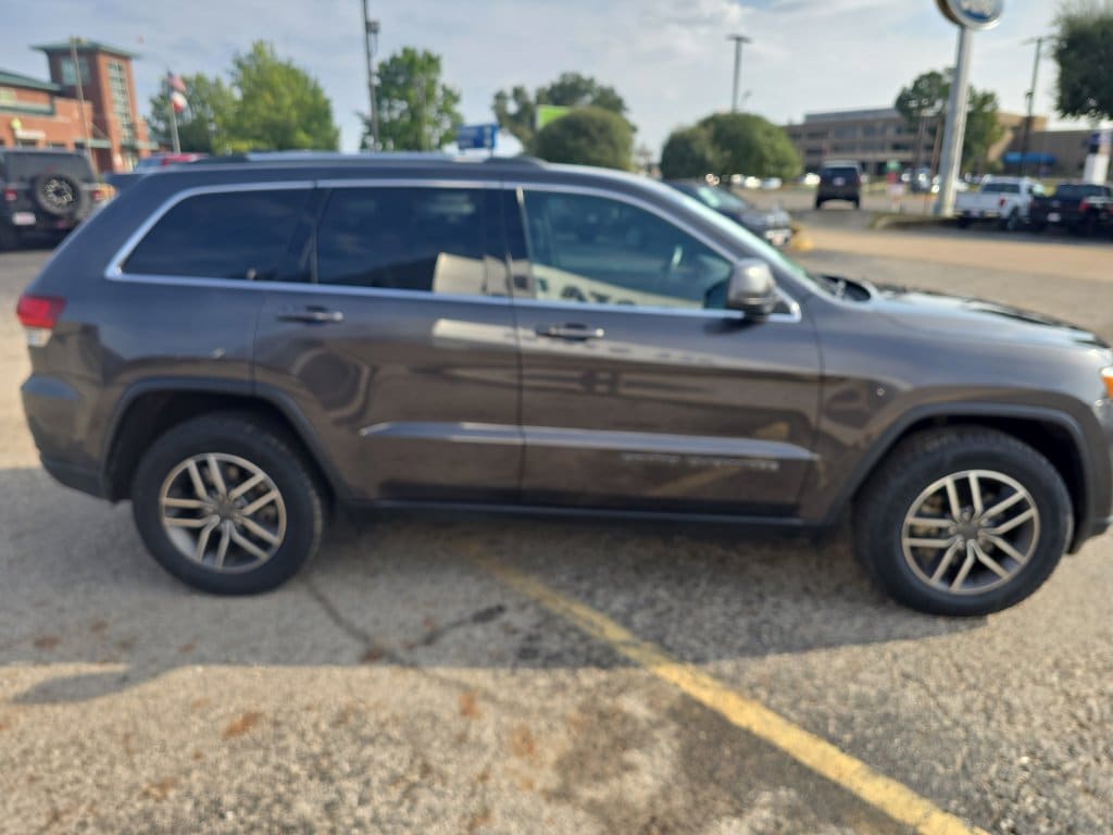 Used 2020 Jeep Grand Cherokee Laredo SUV