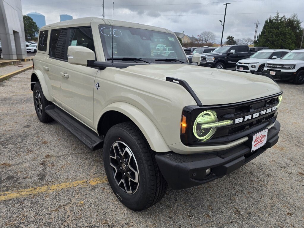 New 2025 Ford Bronco Outer Banks SUV