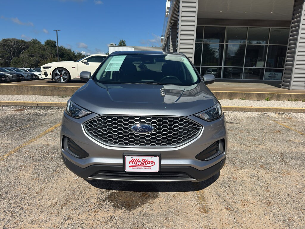 2024 Ford Edge SEL photo 2