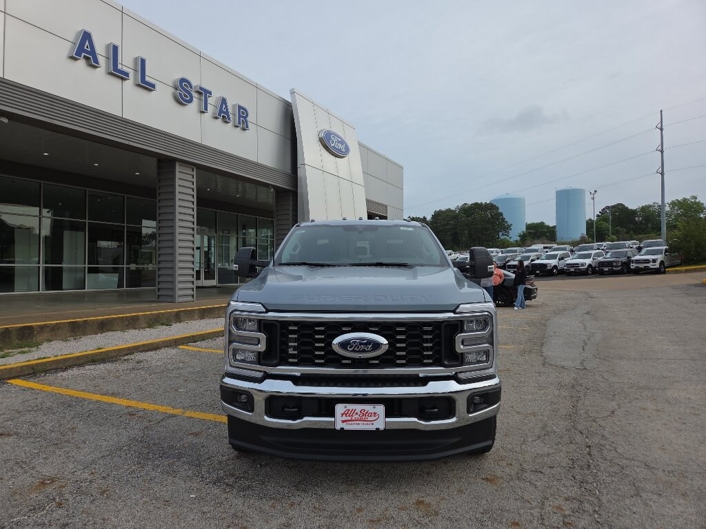 New 2026 Ford F-350 Lariat Truck Crew Cab